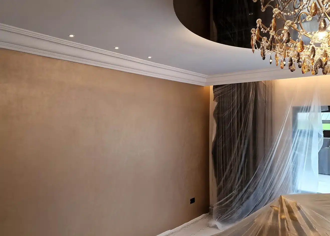 Tektura Luxe metallic wallcovering installed by Bluespec Decorating Limited, London.