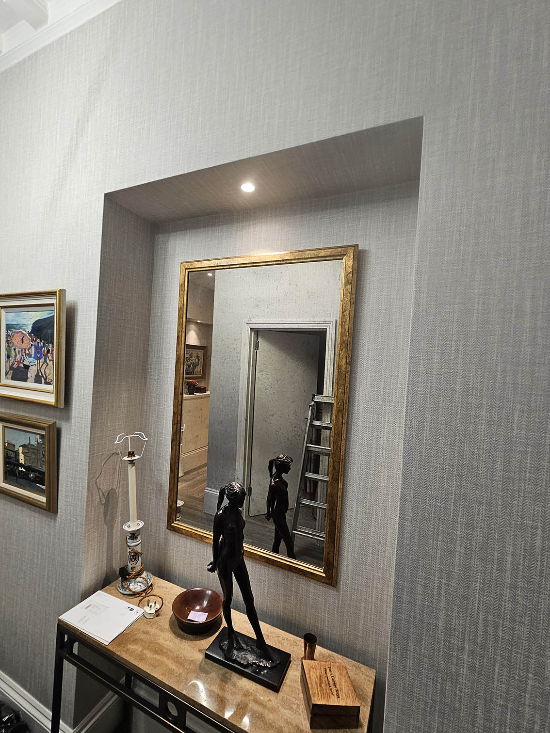 wallpaper-hanging-notting-hill-project Wallpaper hanging project in Notting Hill, W11 in a hallway in grey colour.